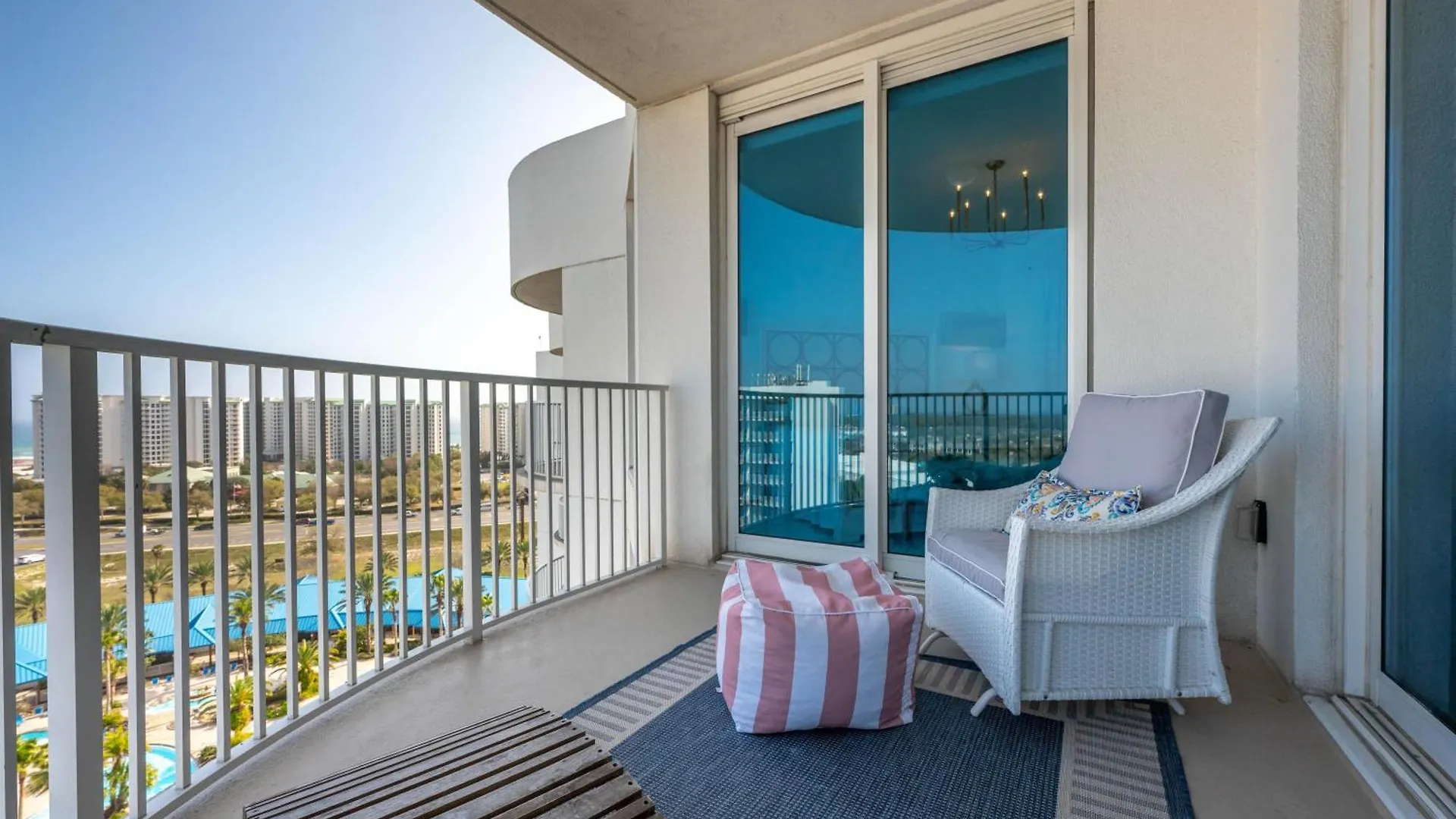 Palms Resort #21207 Jr. 2Br Penthouse Destin